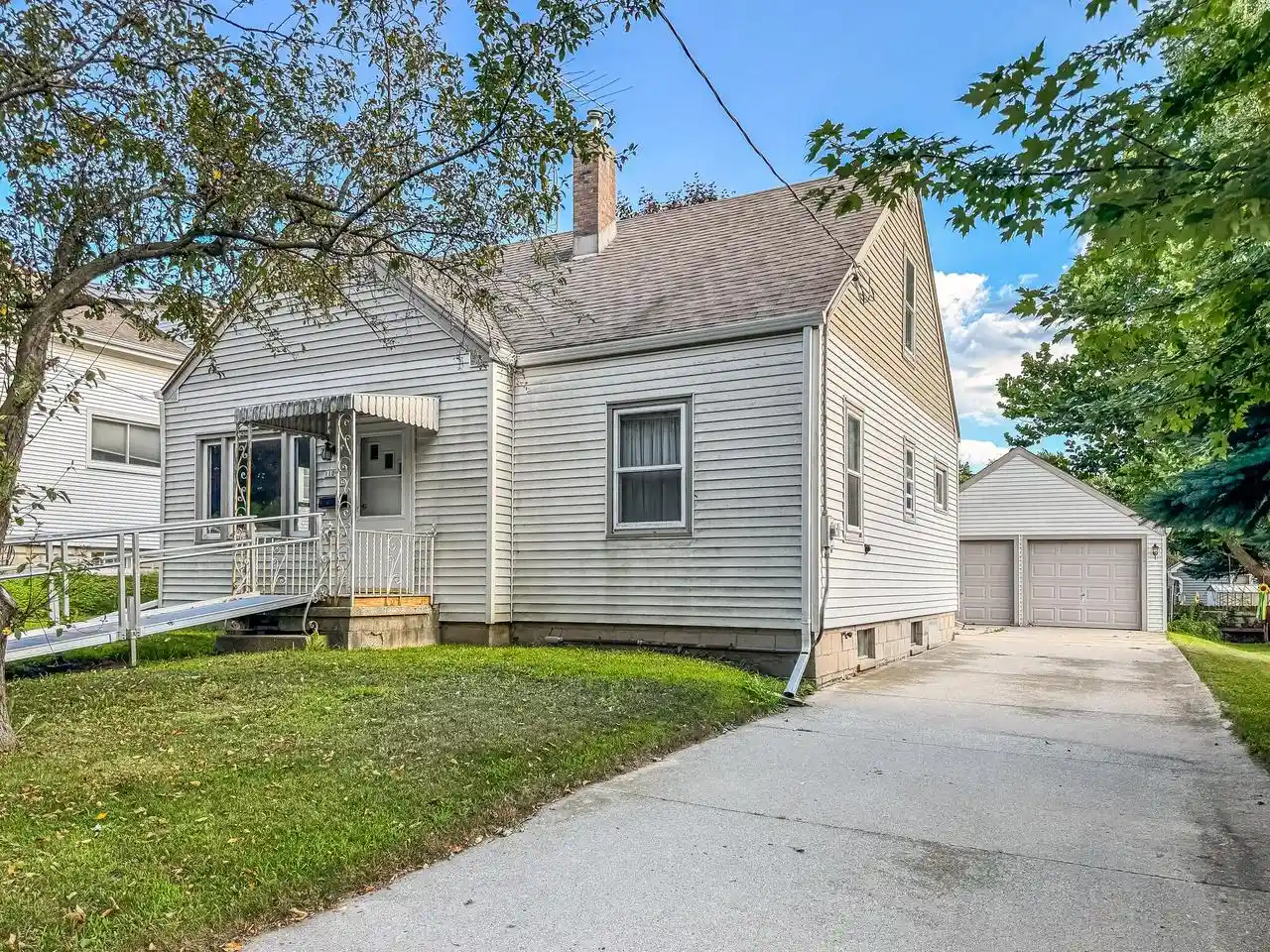 1st image of 1109 Flambeau Street Street, Manitowoc, WI 54220 | MLS# 1977717