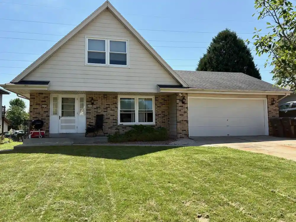 1st image of 4449 W Tesch Avenue Avenue, Greenfield, WI 53220 | MLS# 1977718