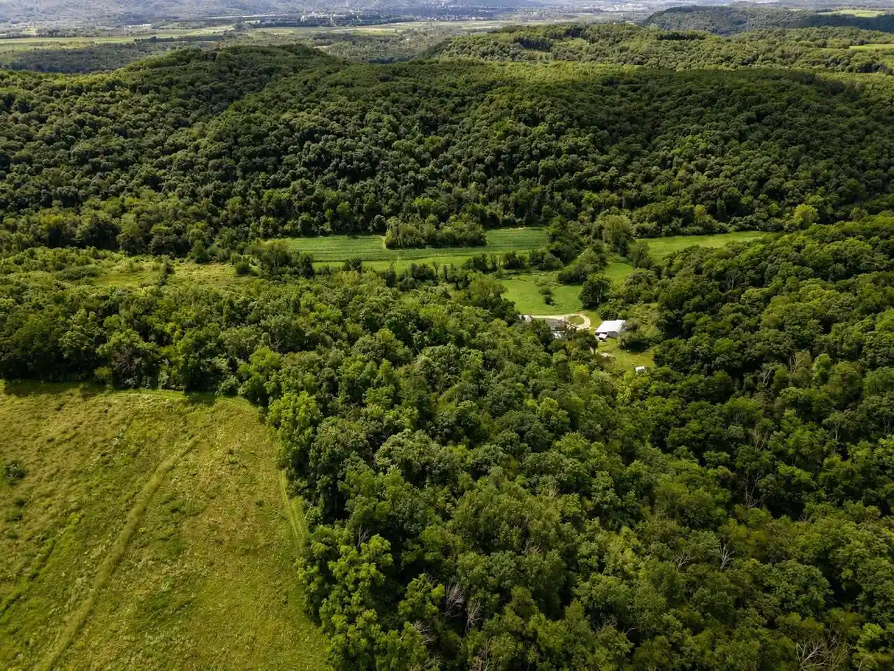 4th image of 41180 Sleepy Valley Lane Lane, Boscobel, WI 53805 | MLS# 2031257