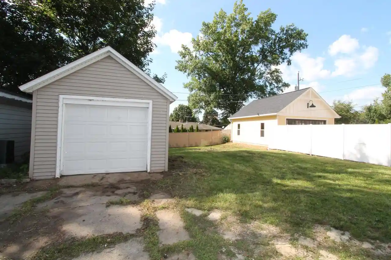 Photo 3 of Single family home for sale at 181 Kendall Street Street, Burlington, WI 53105 | MLS# 1977737 | Listing updated on 2026-08-25