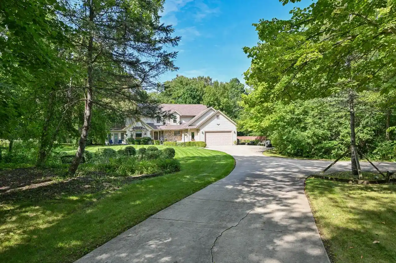 1st image of 4120 W Puetz Road Road, Franklin, WI 53132 | MLS# 1977748