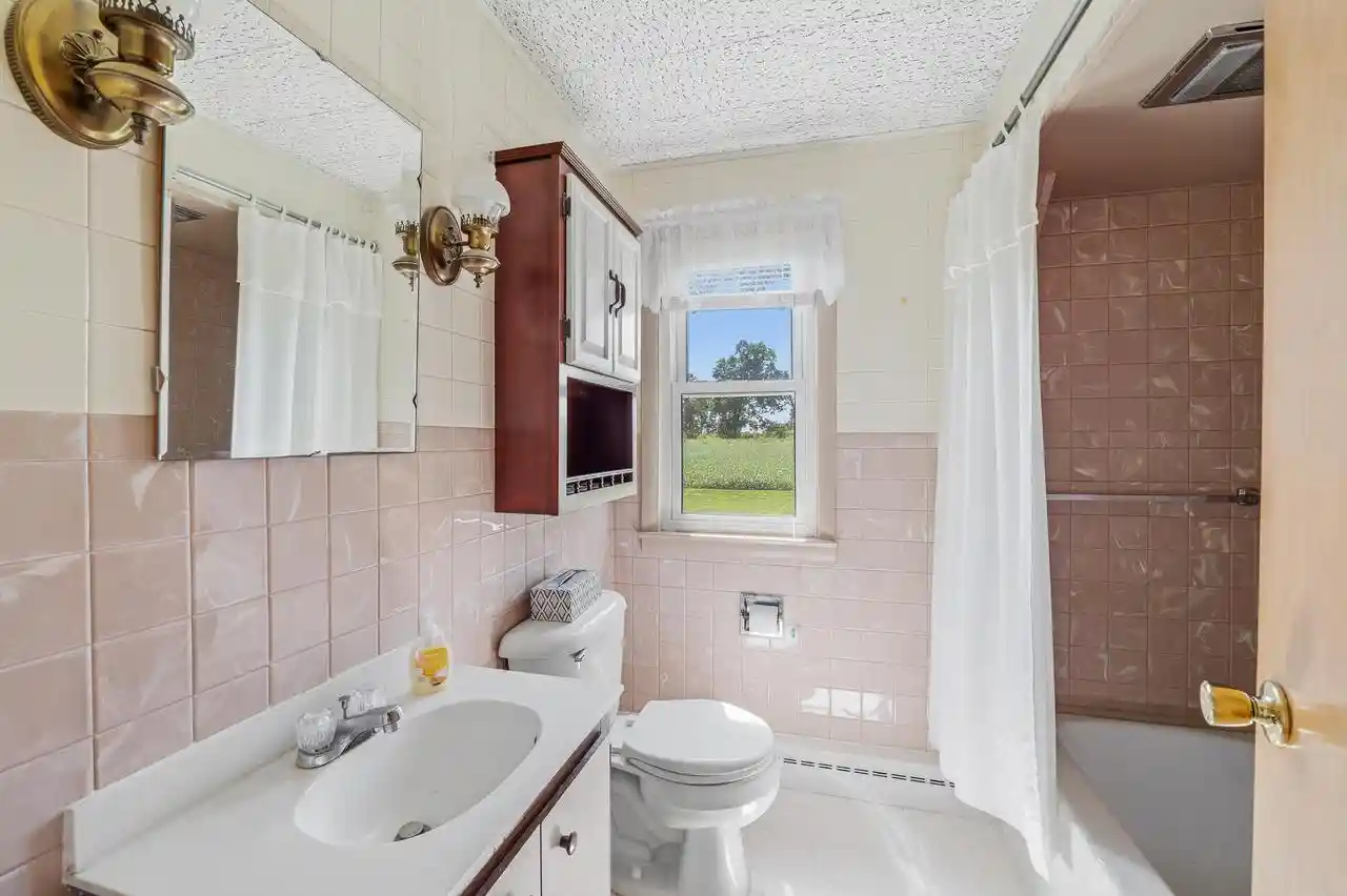 2nd image of 520 Park Street Street, Juneau, WI 53039 | MLS# 1977756