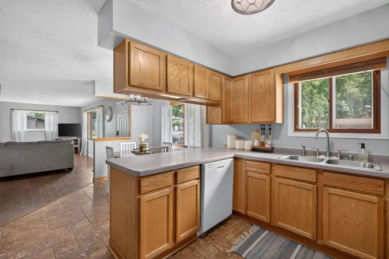 Photo 3 of Sale Pending at 1510 Cliffview Dr Dr, Holmen, WI 54636 | MLS# 1977761 | Listing updated on 2026-08-28