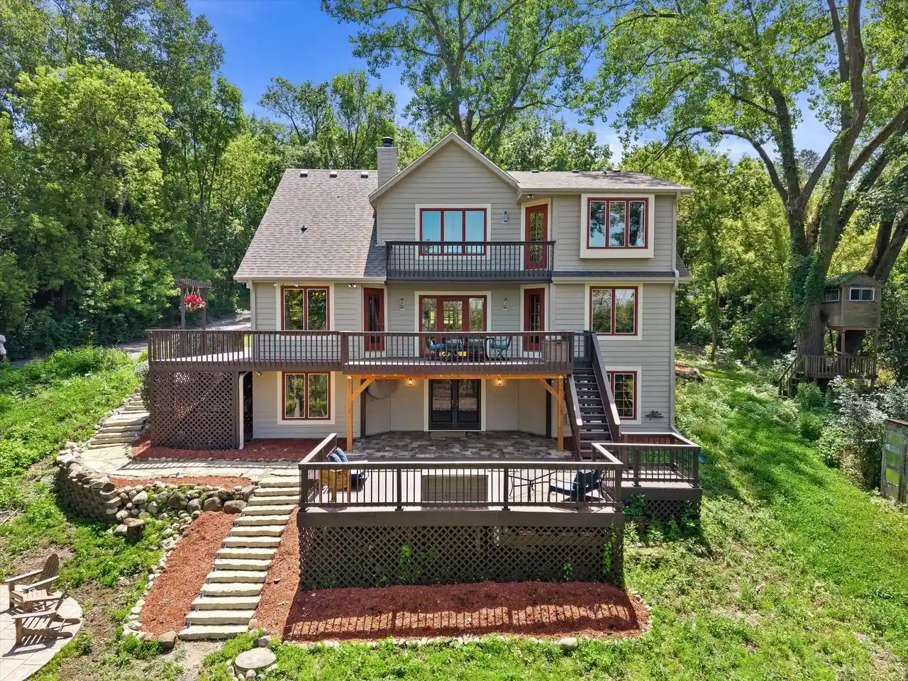 1st image of N71w31034 Lower Club Circle W Circle W, Hartland, WI 53029 | MLS# 1977766