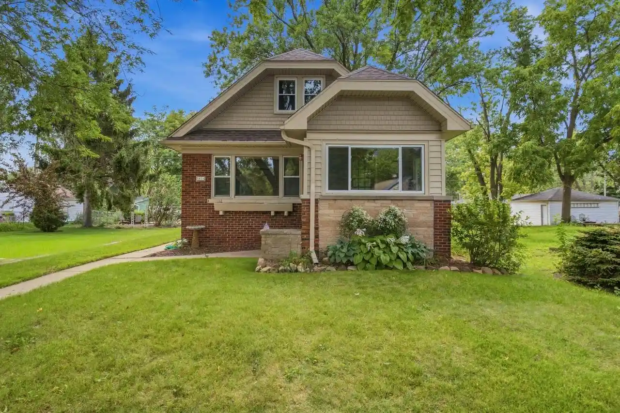 Photo 1 of Single family home for sale at 1919 W Marne Ave, Glendale, WI 53209 | MLS# 1977767 | Listing updated on 2026-09-17