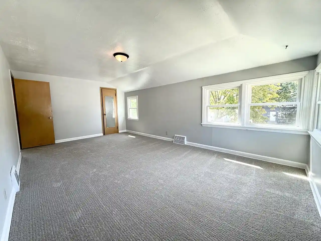 Photo 3 of Single family home for sale at 4510 W Tripoli Avenue Avenue, Milwaukee, WI 53220 | MLS# 1977771 | Listing updated on 2026-09-11