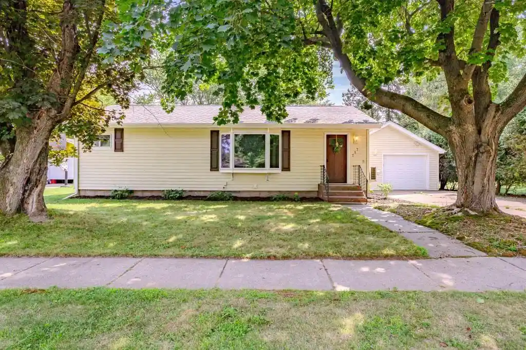 Photo 1 of Single family home for sale at 717 Southline Road Road, Rothschild, WI 54474 | MLS# 22604165 | Listing updated on 2026-08-28