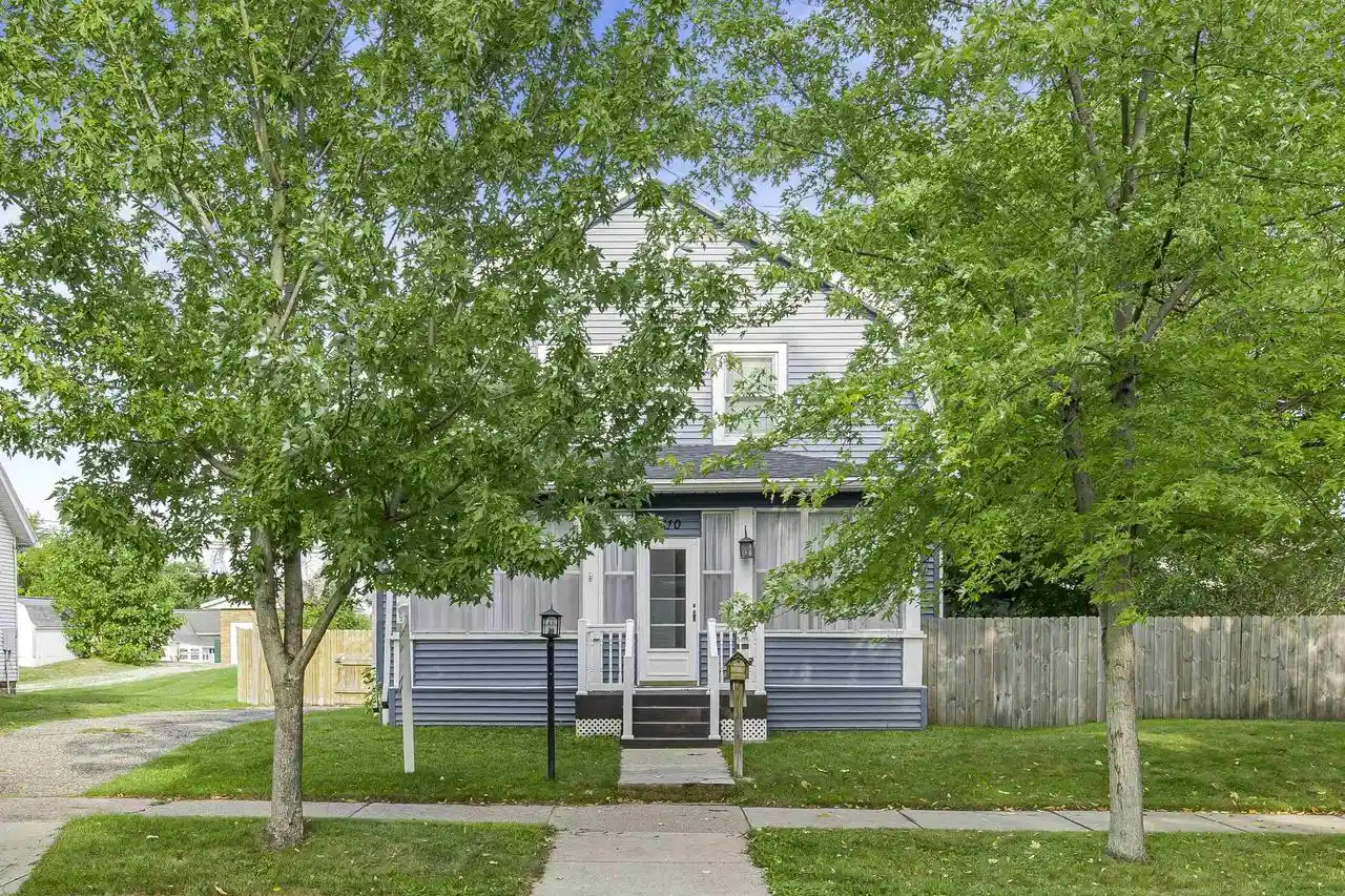 Photo 1 of Single family home for sale at 410 N Pine St, Reedsburg, WI 53959 | MLS# 2031280 | Listing updated on 2026-09-14