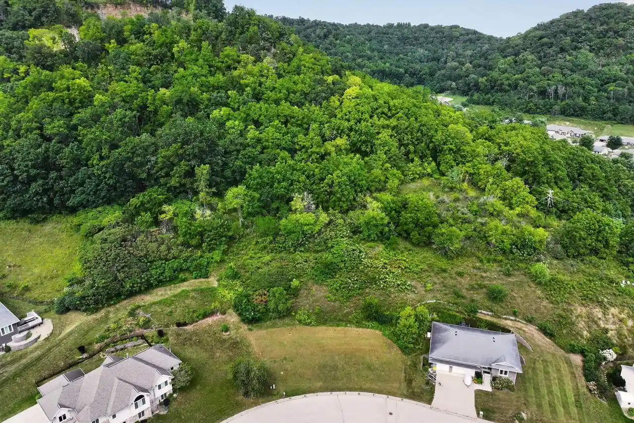 Photo 4 of Land for sale at 612 13Th Street N Street N, La Crescent, MN 55947 | MLS# 1977790 | Listing updated on 2026-08-27