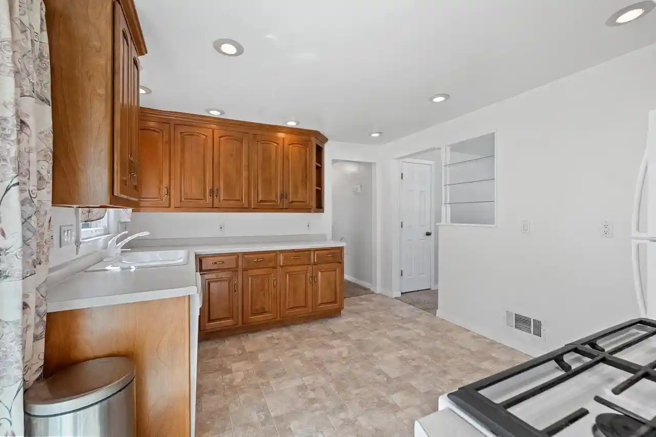 Photo 4 of Sale Pending at 1739 12Th Avenue Avenue, Green Bay, WI 54304 | MLS# 50331652 | Listing updated on 2026-09-23