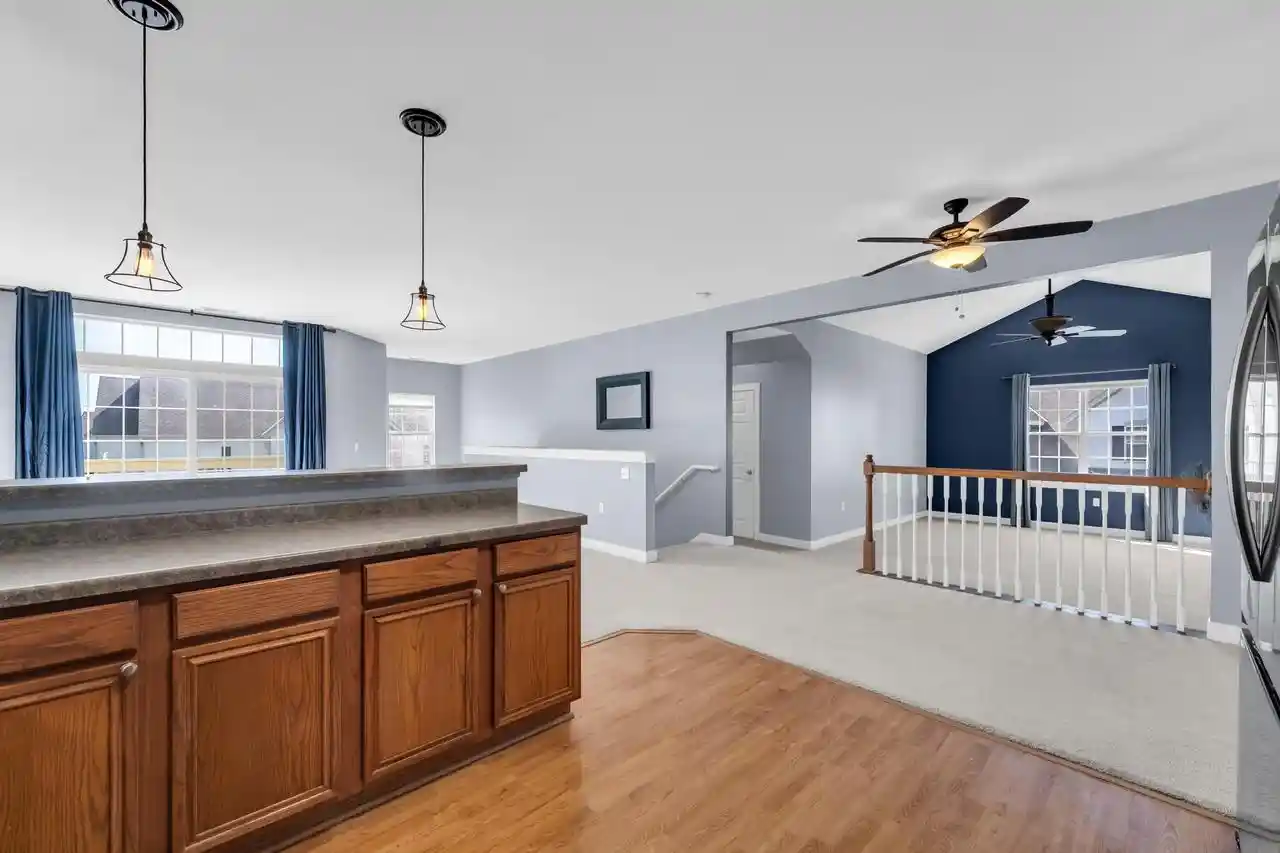 4th image of 981 Hastings Ct Ct, Racine, WI 53406