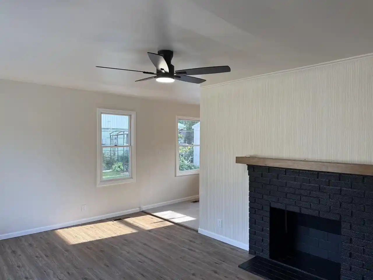 Photo 2 of Single family home for sale at 929 Hunt Avenue Avenue, Neenah, WI 54956 | MLS# 50331643 | Listing updated on 2026-09-21