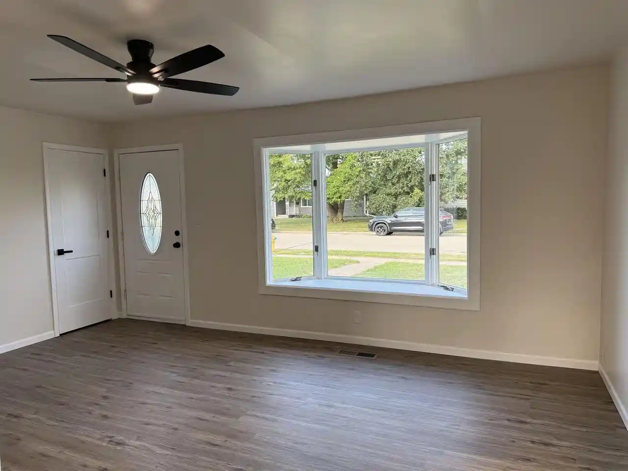 Photo 3 of Single family home for sale at 929 Hunt Avenue Avenue, Neenah, WI 54956 | MLS# 50331643 | Listing updated on 2026-09-21