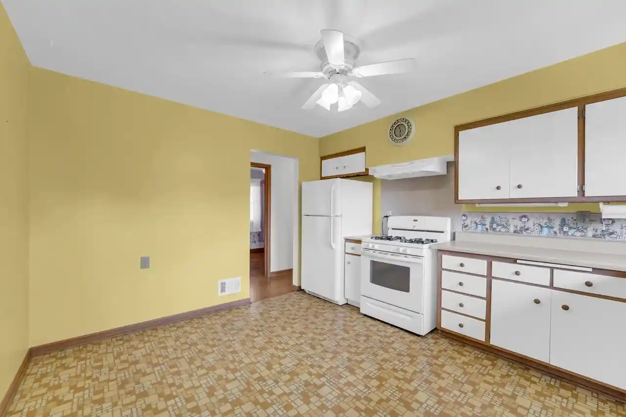 Photo 3 of Sale Pending at 4418 Kentucky Avenue Avenue, Milwaukee, WI 53221 | MLS# 2031282 | Listing updated on 2026-08-27