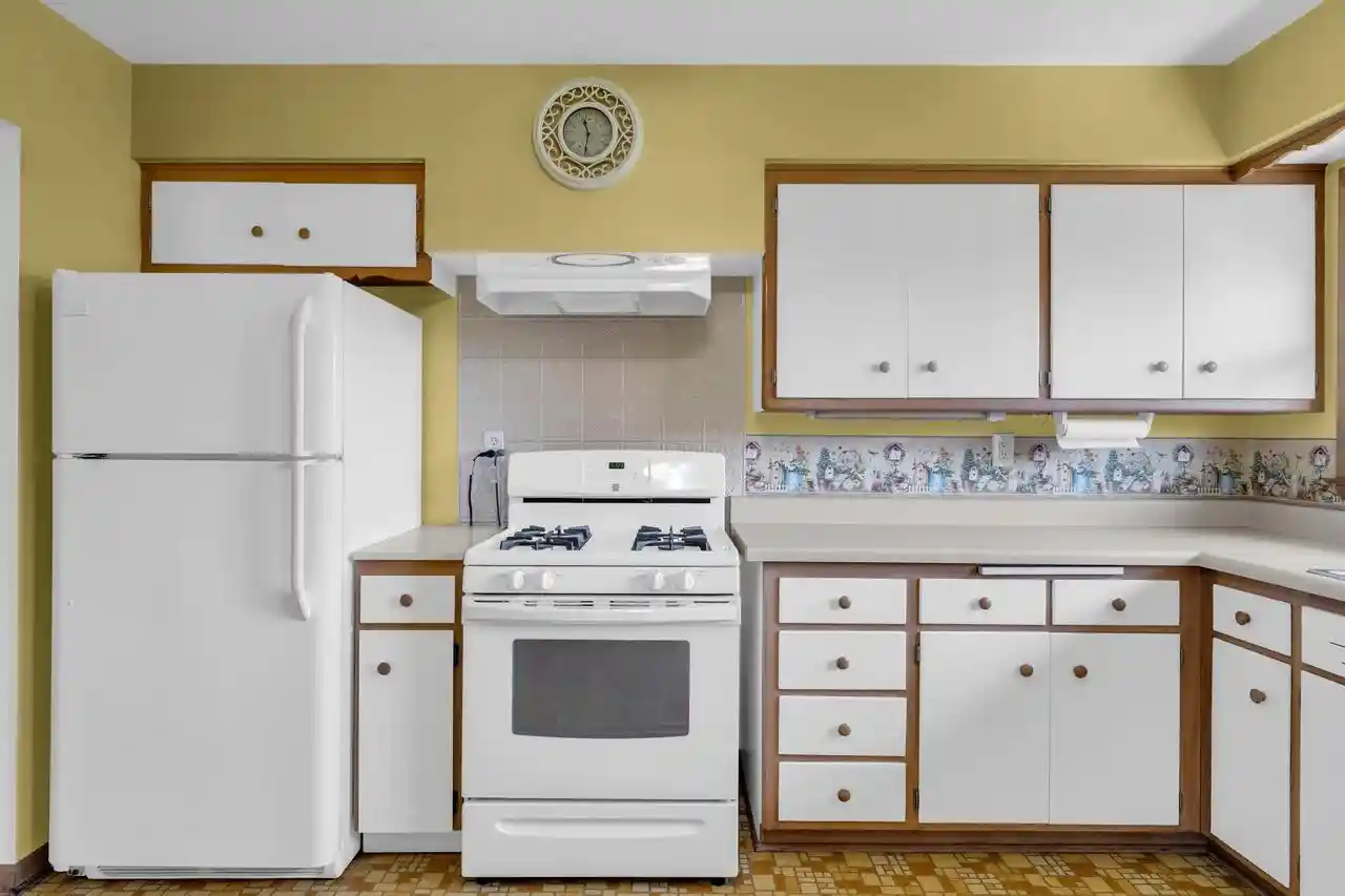 Photo 4 of Sale Pending at 4418 Kentucky Avenue Avenue, Milwaukee, WI 53221 | MLS# 2031282 | Listing updated on 2026-08-27