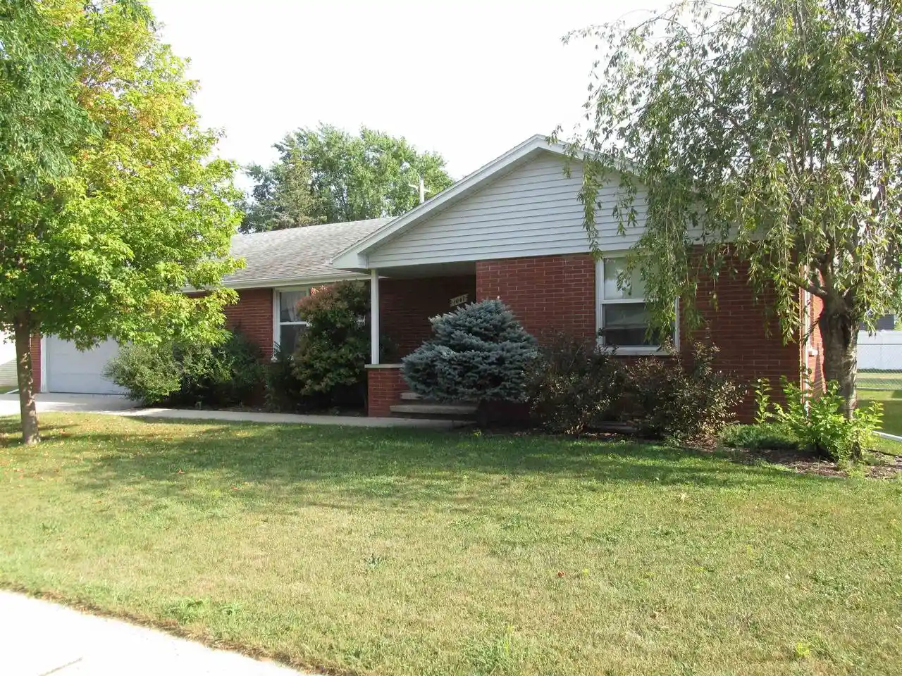 Photo 1 of Single family home for sale at 1047 E Pershing Street Street, Appleton, WI 54911 | MLS# 50331650 | Listing updated on 2026-09-21