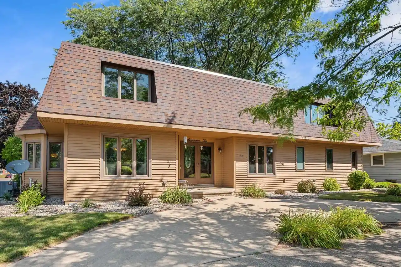 Photo 1 of Single family home for sale at 1710 W Marquette Street Street, Appleton, WI 54914 | MLS# 50331645 | Listing updated on 2026-09-14