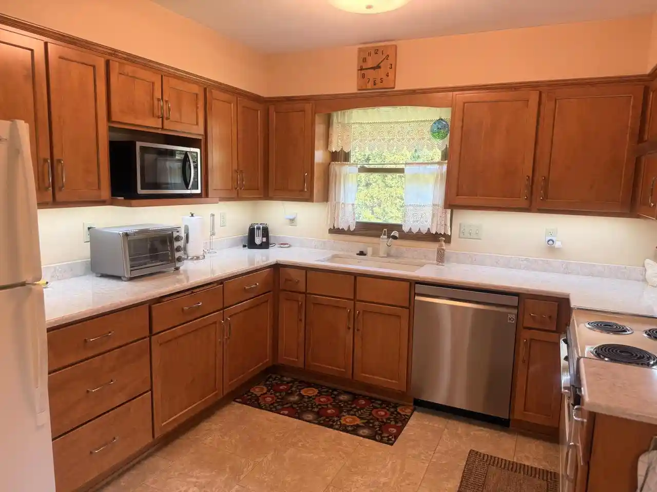 Photo 4 of Single family home for sale at 2120 Autumn Dr Dr, Racine, WI 53402 | MLS# 1977802 | Listing updated on 2026-09-16