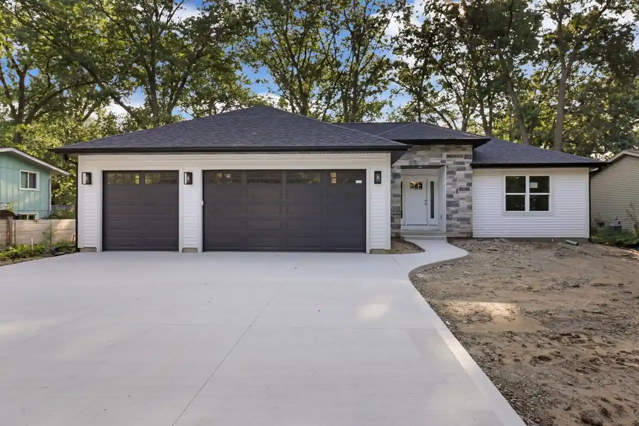 Photo 1 of Single family home for sale at 11533 8th Avenue Avenue, Pleasant Prairie, WI 53158 | MLS# 1977806 | Listing updated on 2026-09-04