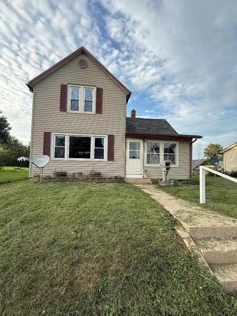 Photo 3 of Single family home for sale at 934 E Garden Street Street, Freeport, IL 61032 | MLS# 2031297 | Listing updated on 2026-09-10
