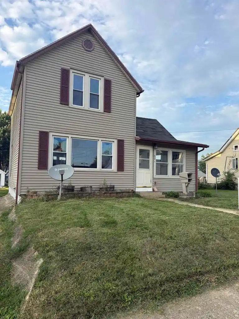 Photo 3 of Single family home for sale at 934 E Garden Street Street, Freeport, IL 61032 | MLS# 2031297 | Listing updated on 2026-09-10