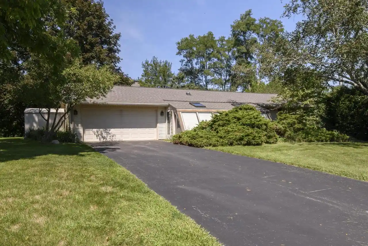 Photo 1 of Single family home for sale at S87w27350 Ridgeway Court Court, Mukwonago, WI 53149 | MLS# 1977809 | Listing updated on 2026-09-06