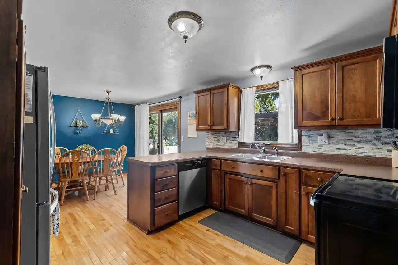 Photo 4 of Sale Pending at 431 Robert Lane Lane, Green Bay, WI 54311 | MLS# 50331661 | Listing updated on 2026-09-22