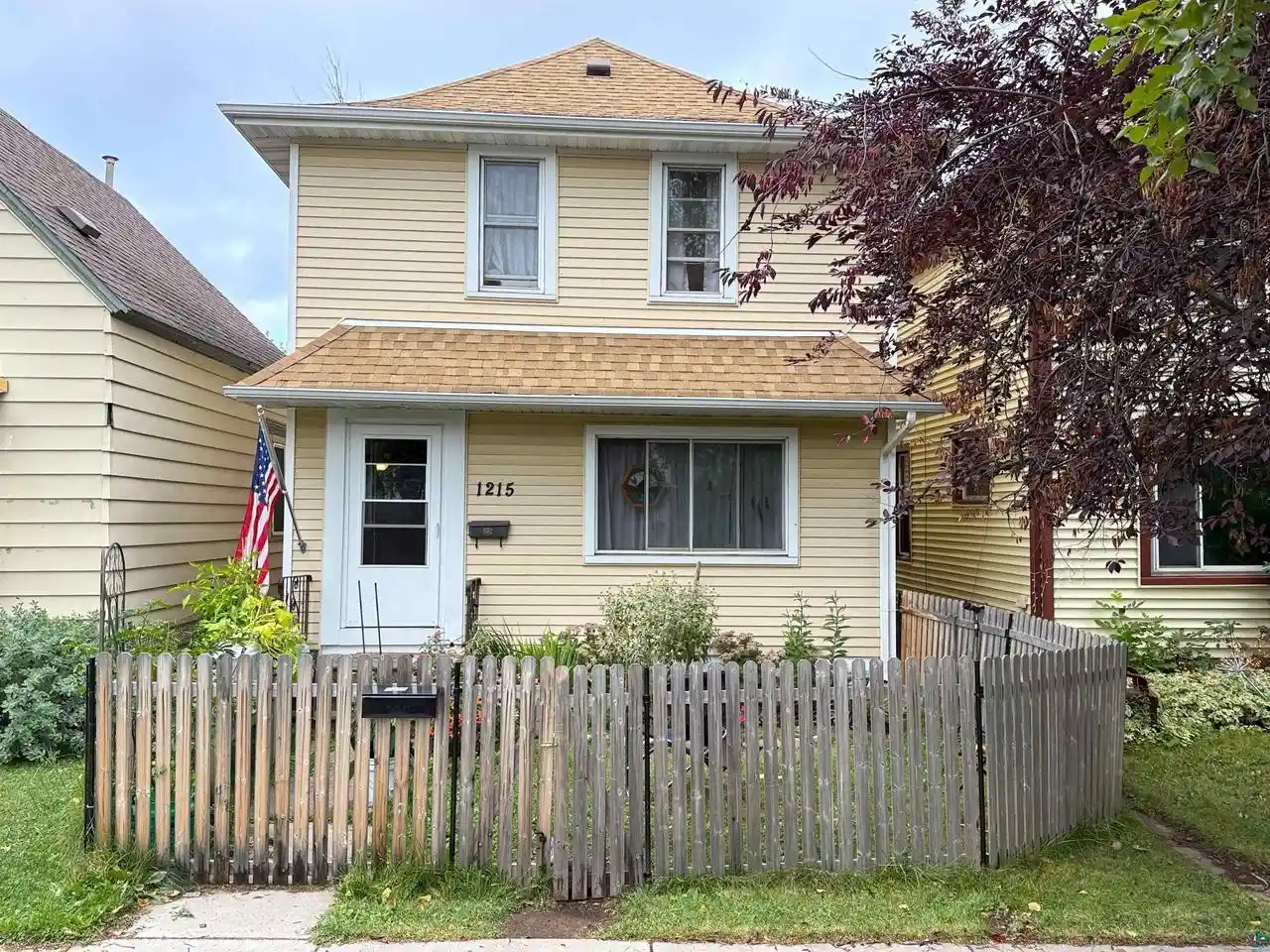 Photo 2 of Single family home for sale at 1215 Harrison St St, Superior, WI 54880 | MLS# 6127604 | Listing updated on 2026-09-07