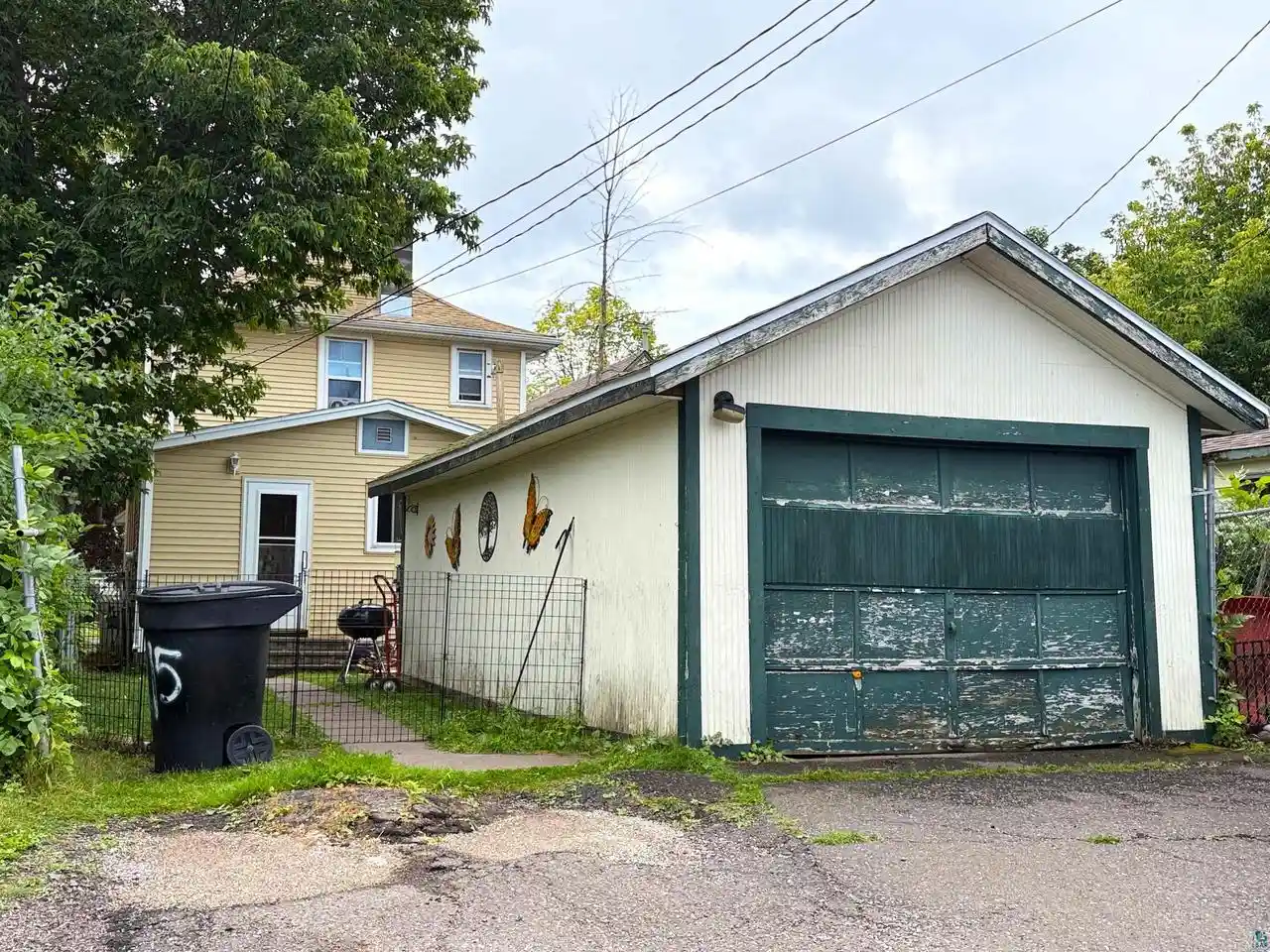 Photo 4 of Single family home for sale at 1215 Harrison St St, Superior, WI 54880 | MLS# 6127604 | Listing updated on 2026-09-07
