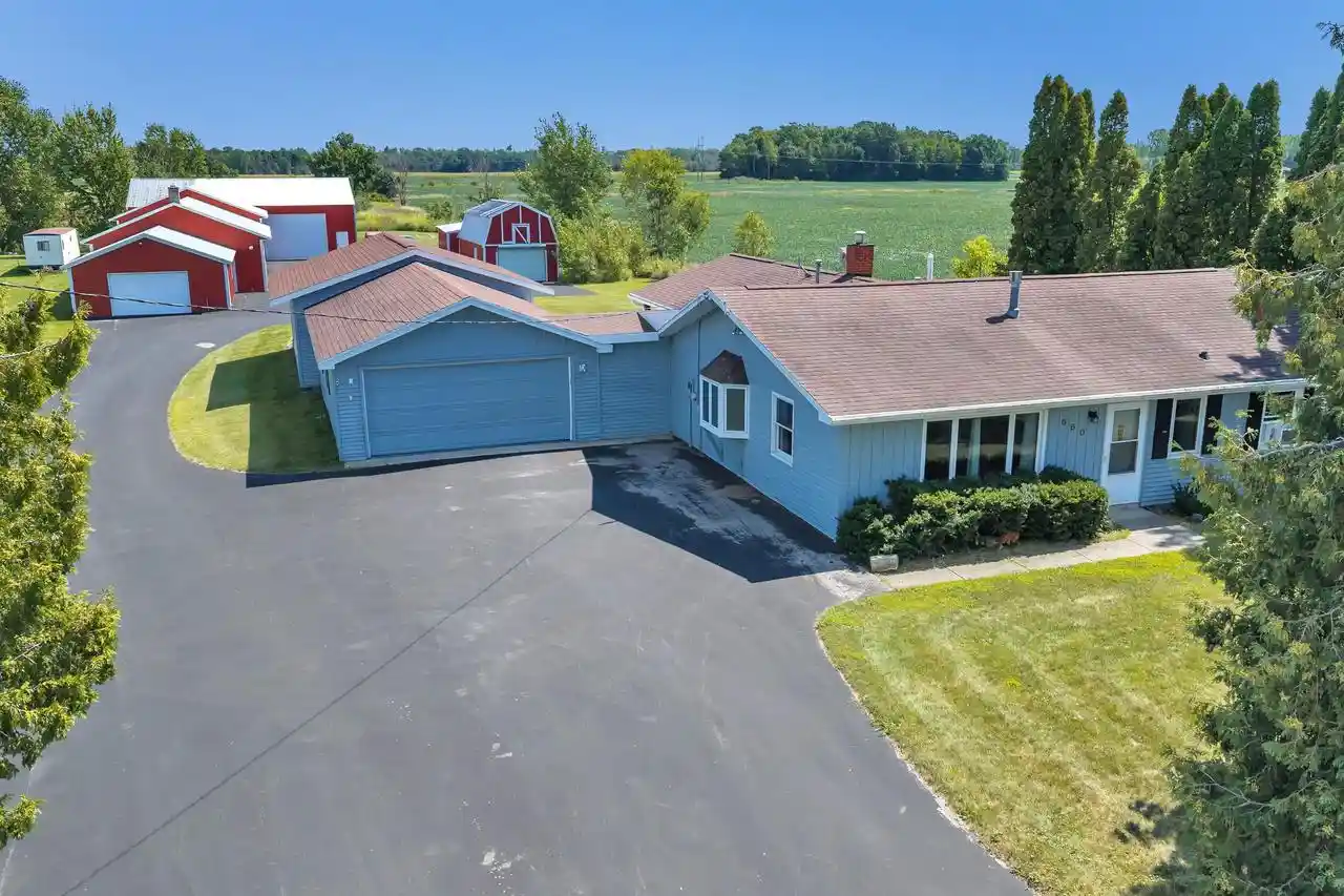 Photo 1 of Single family home for sale at 660 N Northview Road Road, Green Bay, WI 54311 | MLS# 50331671 | Listing updated on 2026-08-27