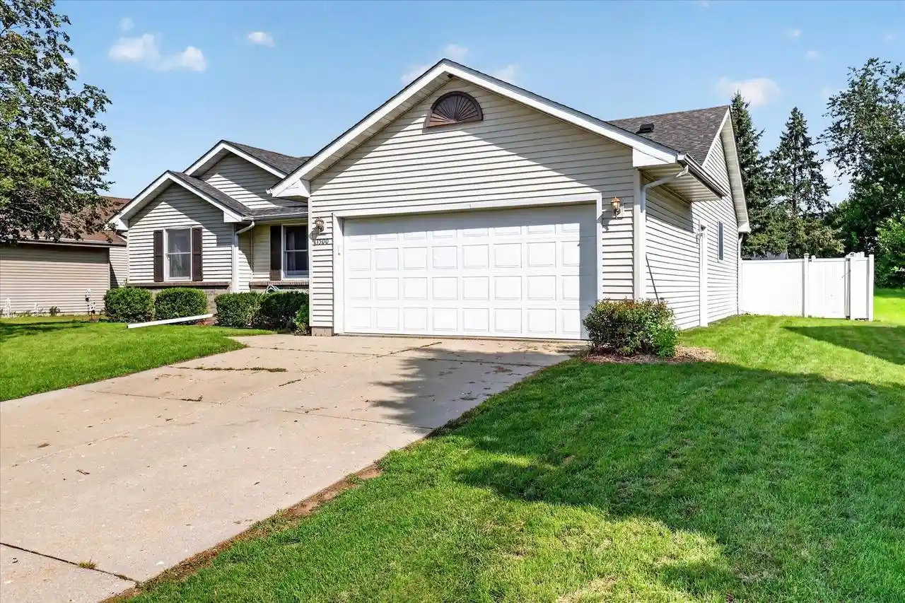 Photo 1 of Single family home for sale at 1500 Evergreen Dr Dr, Janesville, WI 53546 | MLS# 2031304 | Listing updated on 2026-09-21
