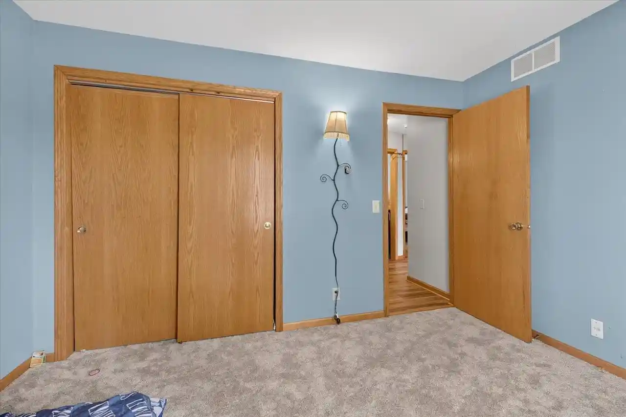 Photo 4 of Single family home for sale at 1500 Evergreen Dr Dr, Janesville, WI 53546 | MLS# 2031304 | Listing updated on 2026-09-21
