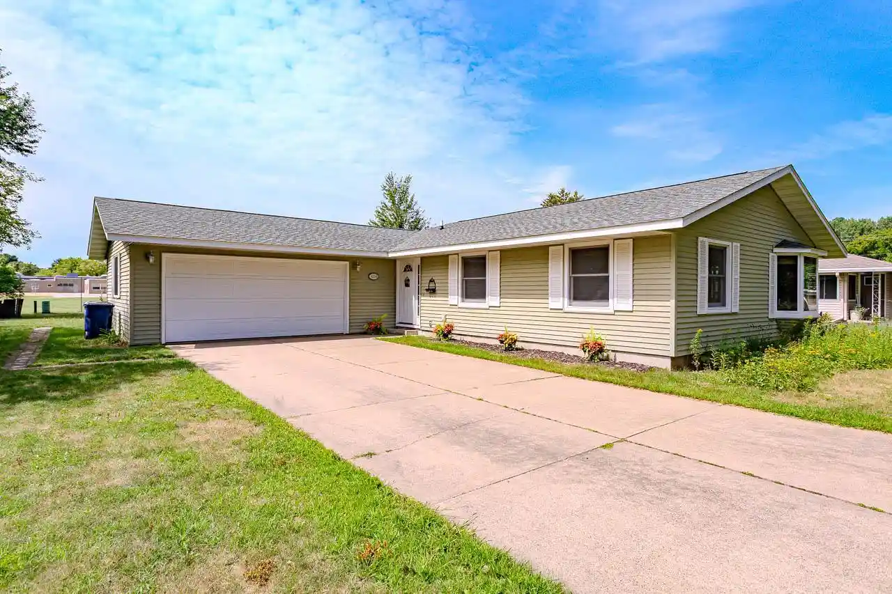 Photo 1 of Single family home for sale at 4214 Henry Street Street, Wausau, WI 54403 | MLS# 22604172 | Listing updated on 2026-08-27