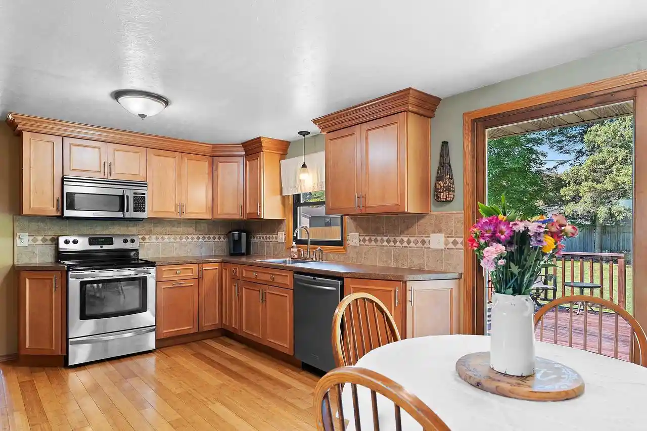 Photo 2 of Single family home for sale at 1307 Sunray Lane Lane, Green Bay, WI 54313 | MLS# 50331675 | Listing updated on 2026-08-31