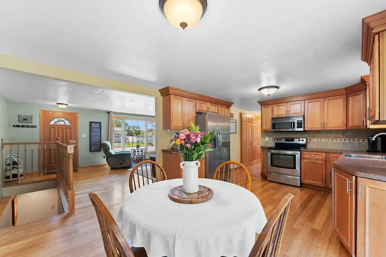 Photo 3 of Single family home for sale at 1307 Sunray Lane Lane, Green Bay, WI 54313 | MLS# 50331675 | Listing updated on 2026-08-31