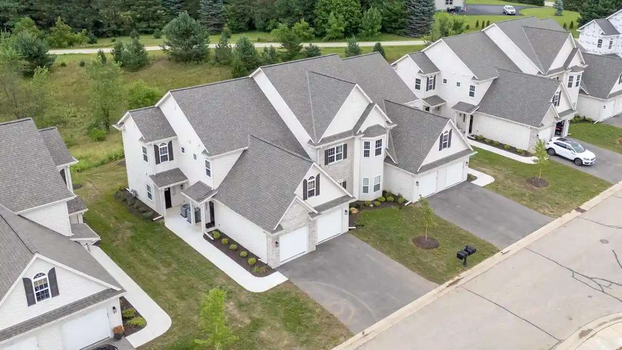 2nd image of 1813 Horseshoe Lane Lane #416-1, Slinger, WI 53086 | MLS# 1977839