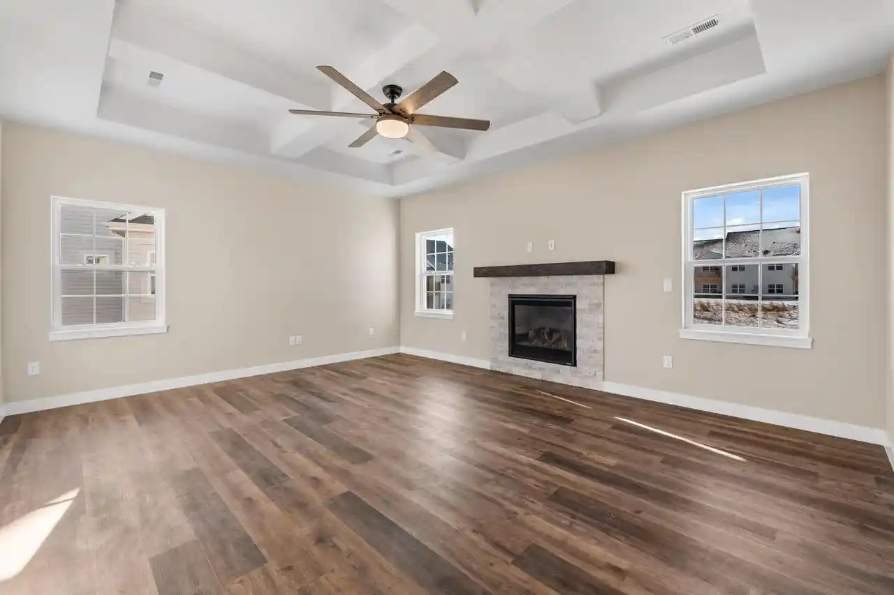 4th image of 1813 Horseshoe Ln Ln, Slinger, WI 53086