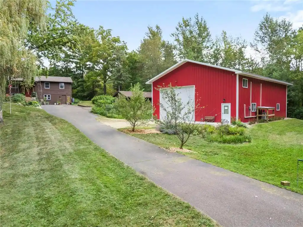 Photo 1 of Single family home for sale at 1373 Pine View Trail Trail, Houlton, WI 54082 | MLS# 7133742 | Listing updated on 2026-09-11