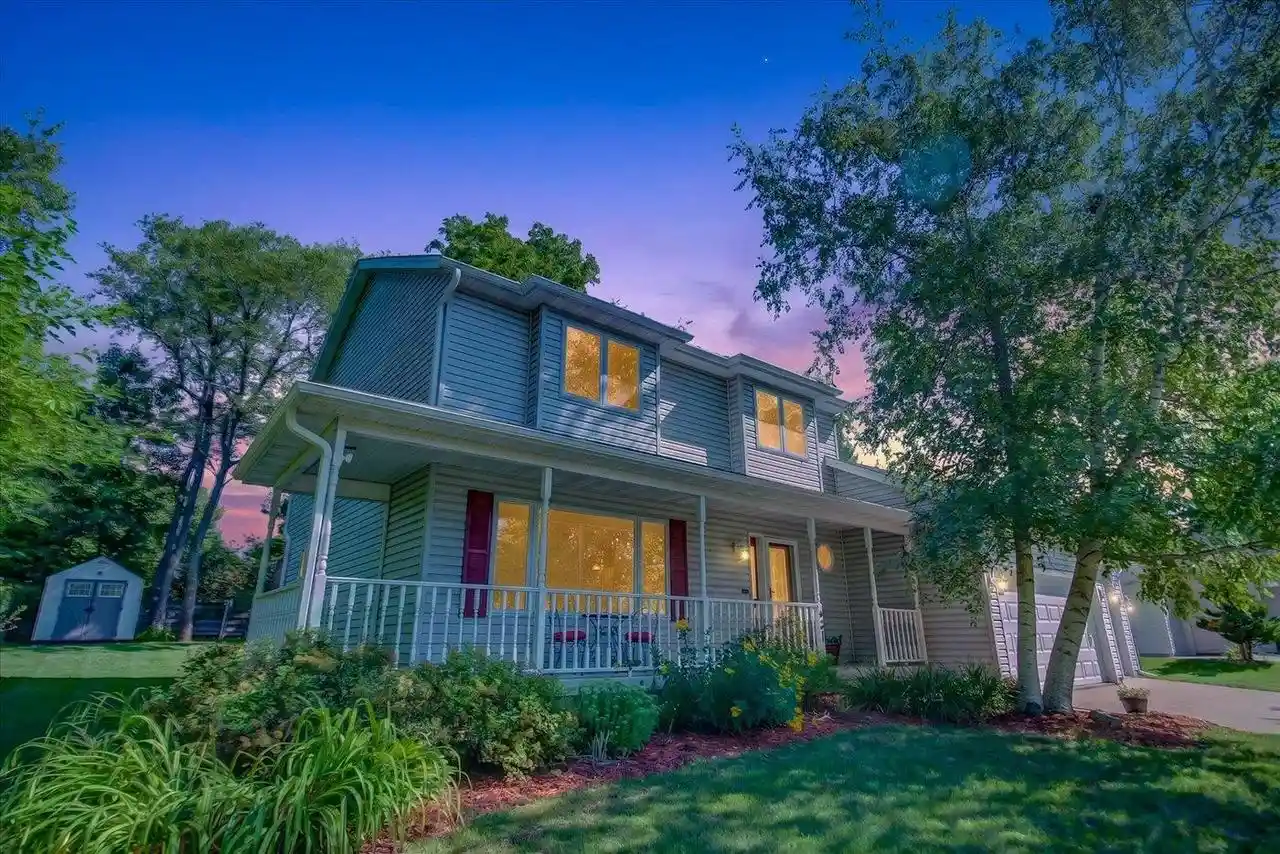 Photo 1 of Single family home for sale at 827 Ridge View Lane Lane, Oregon, WI 53575 | MLS# 2031318 | Listing updated on 2026-09-15