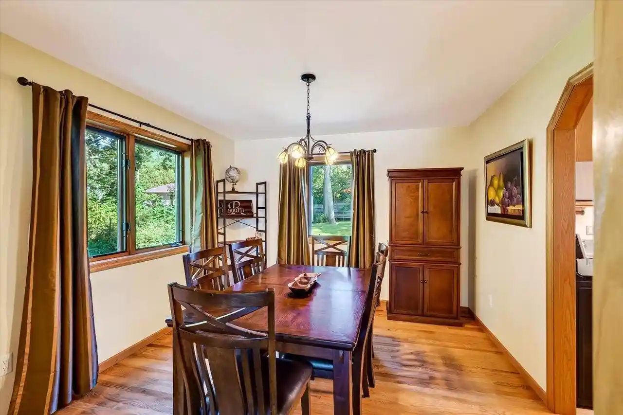 Photo 3 of Single family home for sale at 827 Ridge View Lane Lane, Oregon, WI 53575 | MLS# 2031318 | Listing updated on 2026-09-15