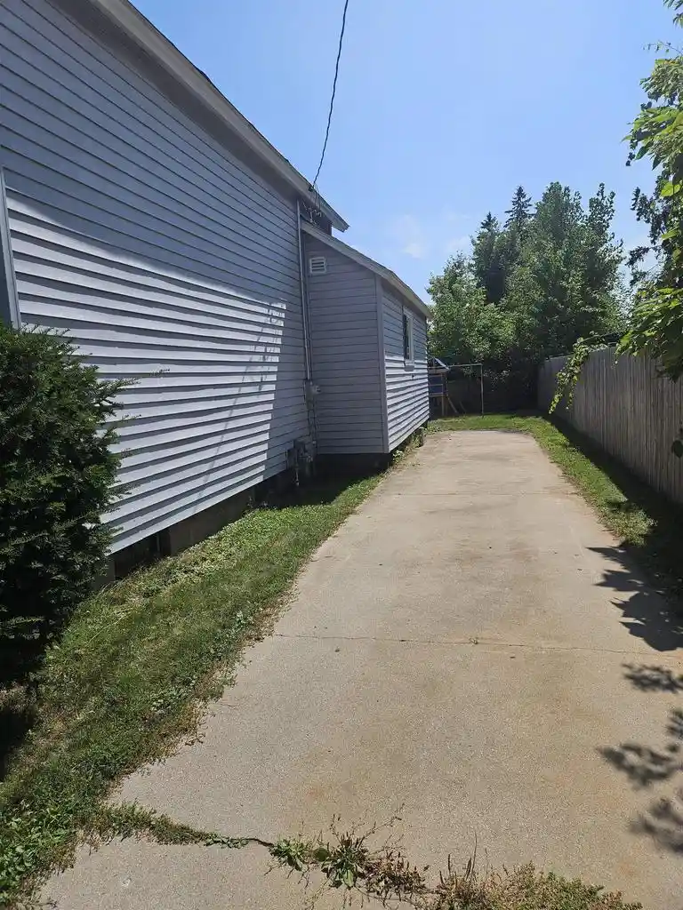 4th image of 2105 12Th Avenue Avenue, Menominee, MI 49858 | MLS# 50331679
