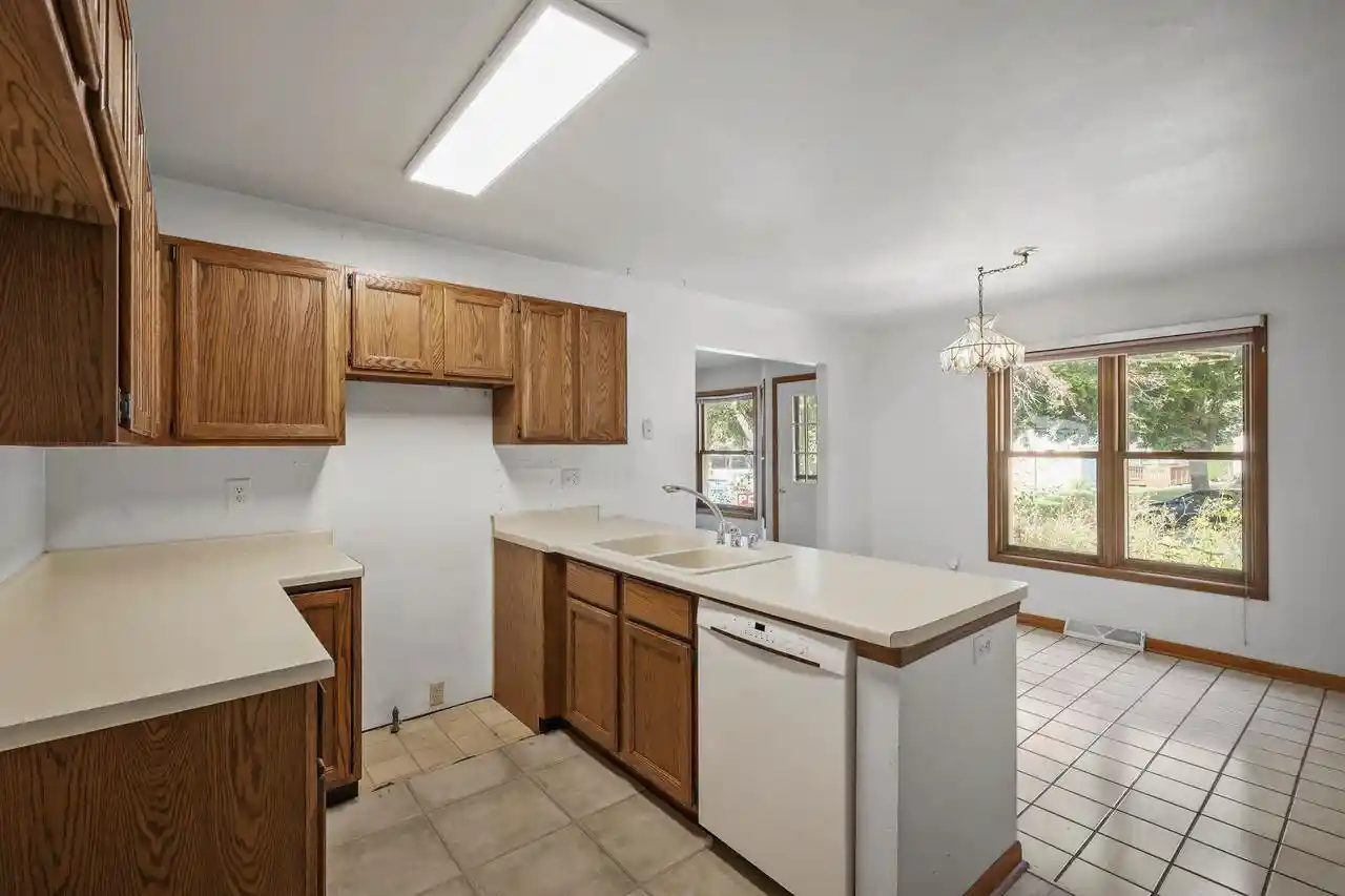 Photo 3 of Sale Pending at 9 S Bartelt Court Court, Madison, WI 53704 | MLS# 2031325 | Listing updated on 2026-08-30