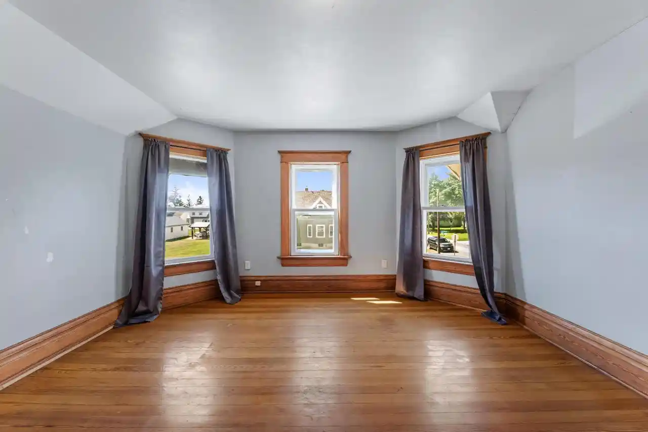 Photo 2 of Single family home for sale at 304 Jefferson Street E Street E, Caledonia, MN 55921 | MLS# 1977863 | Listing updated on 2026-08-26