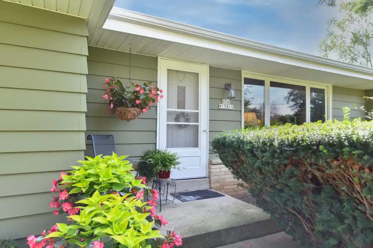 Photo 1 of Single family home for sale at N56w15810 Bette Dr, Menomonee Falls, WI 53051 | MLS# 1977866 | Listing updated on 2026-09-25