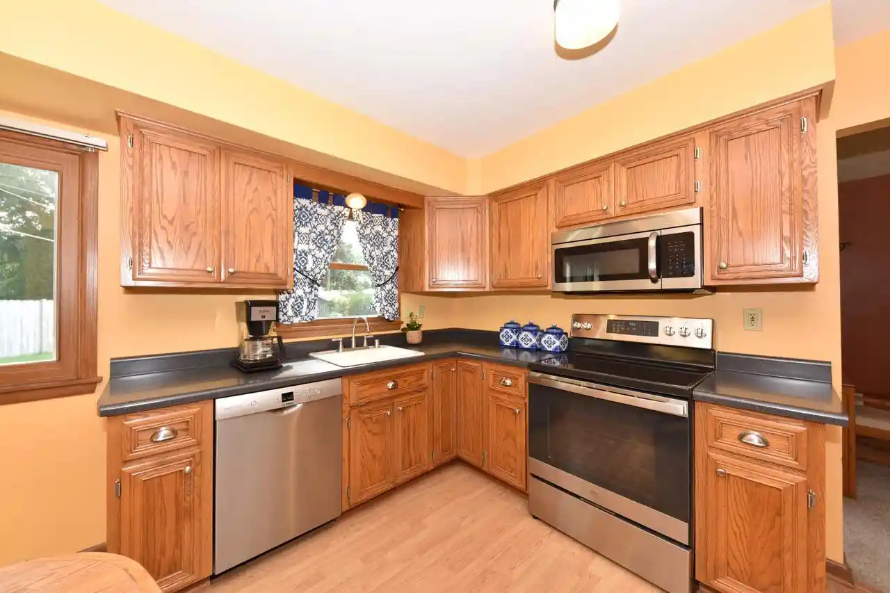 Photo 4 of Single family home for sale at N56w15810 Bette Dr, Menomonee Falls, WI 53051 | MLS# 1977866 | Listing updated on 2026-09-25