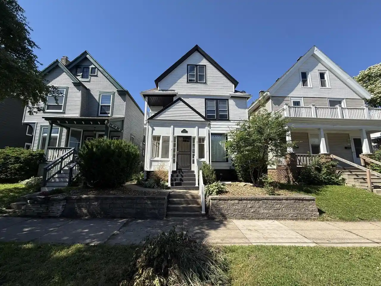 Photo 1 of Single family home for sale at 1537 E Irving Pl Pl, Milwaukee, WI 53202 | MLS# 1977869 | Listing updated on 2026-09-18