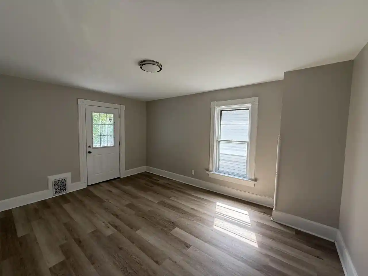 Photo 2 of Single family home for sale at 1537 E Irving Pl Pl, Milwaukee, WI 53202 | MLS# 1977869 | Listing updated on 2026-09-18