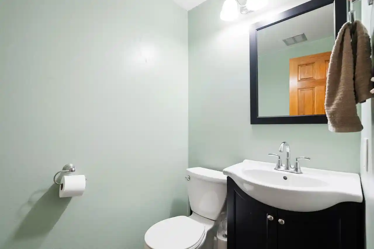 Photo 4 of Single family home for sale at 2100 S Woodshire Dr Dr, New Berlin, WI 53151 | MLS# 1977874 | Listing updated on 2026-09-17