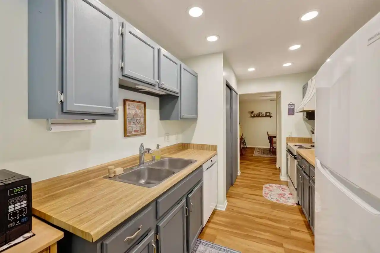 5th image of 1 Golf Course Road Road #C, Madison, WI 53704 | MLS# 2031335
