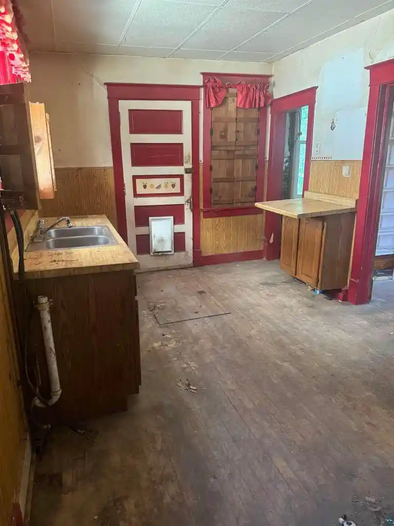 Photo 3 of Sale Pending at 5115 E 1st St St, Superior, WI 54880 | MLS# 6127607 | Listing updated on 2026-08-30